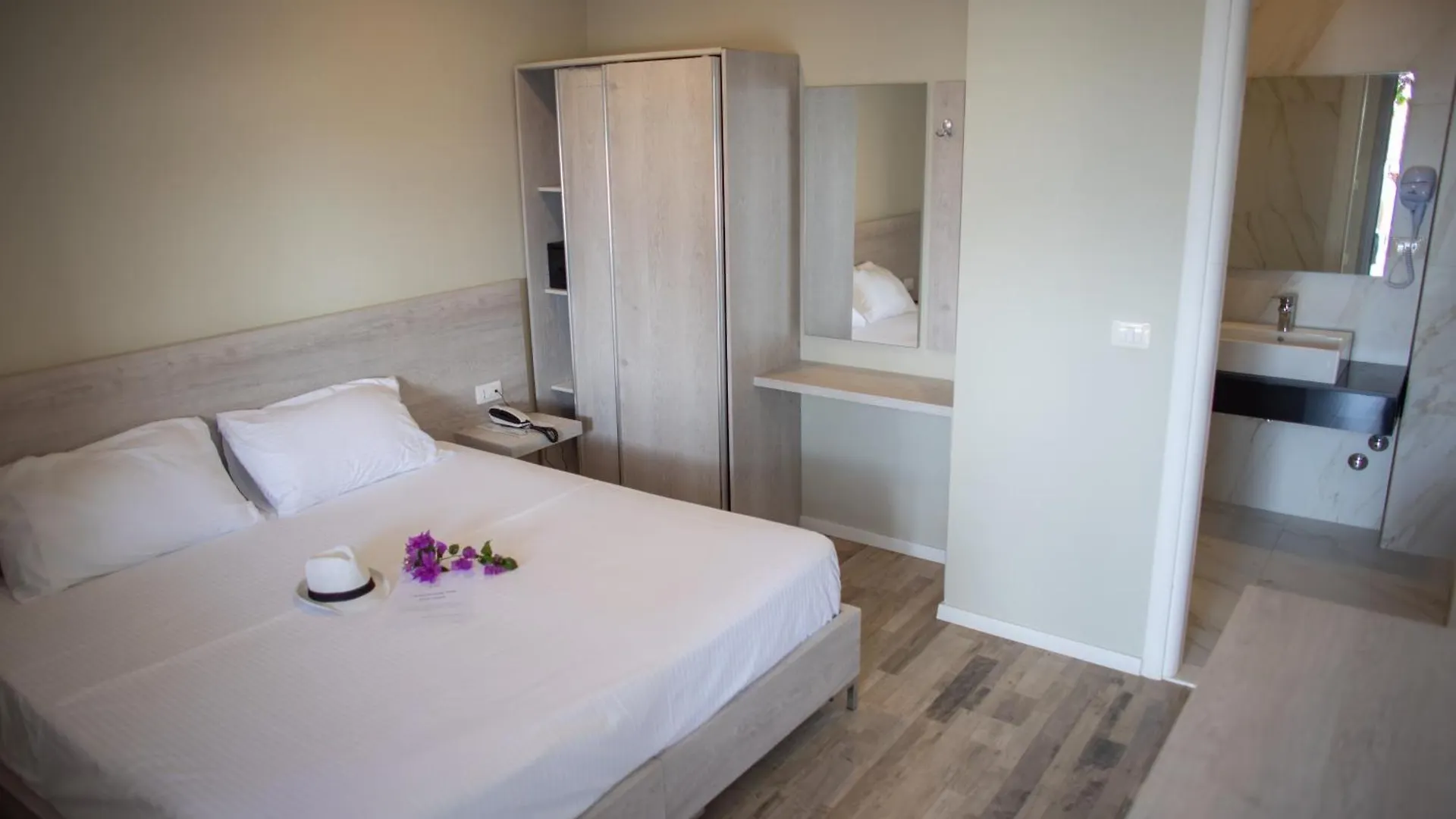 Hotel Jaroal Sarande