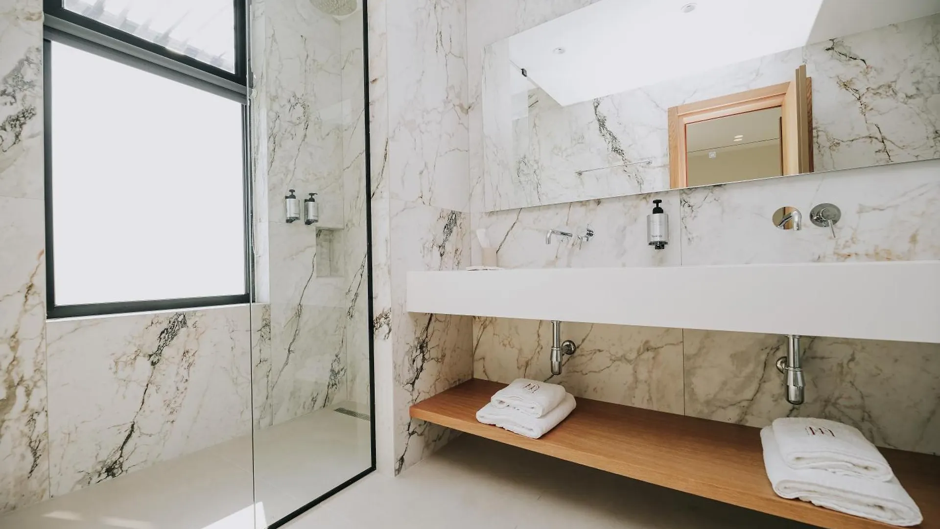 ****  Hotel Jaroal Sarandë アルバニア