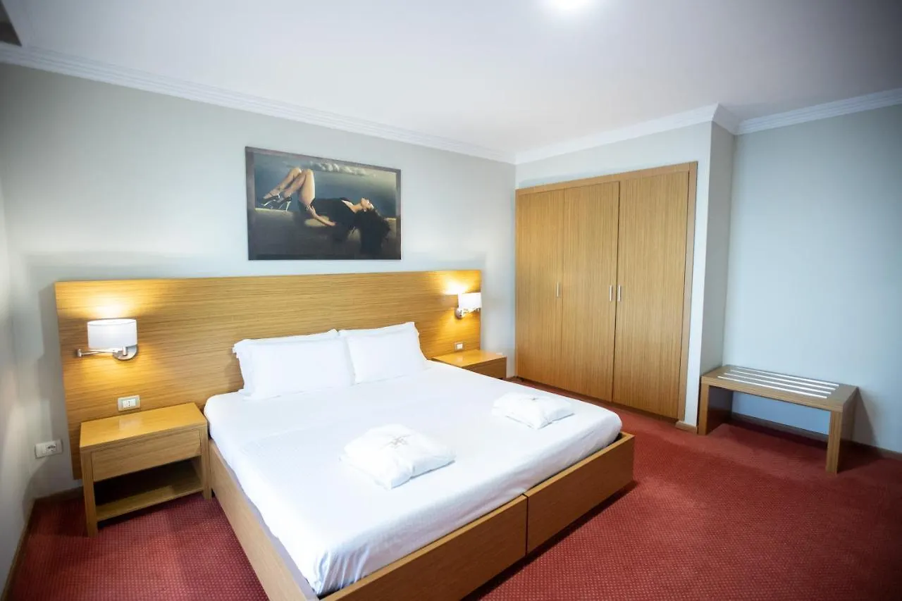 Hotel Jaroal Sarandë 4*,